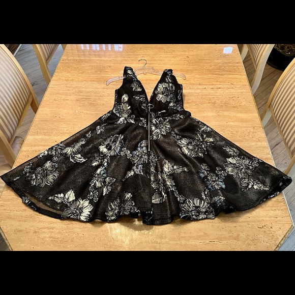 Joenia Black Dress - Picture 2 of 8